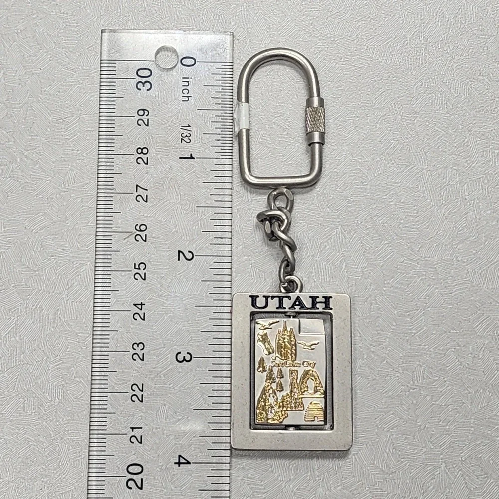 Vintage Salt Lake City Utah UT Spinning Keychain Center Collectible Silver Gold